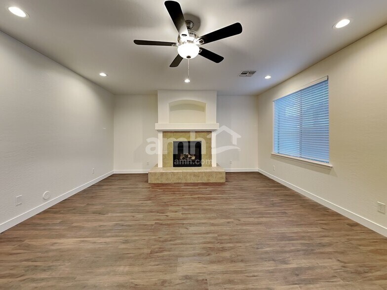 Building Photo - 5602 W Darrel Rd