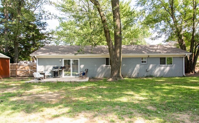 Building Photo - 1204 Convair St