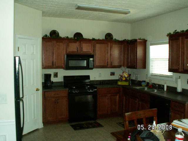Building Photo - 1305 Adcox Square