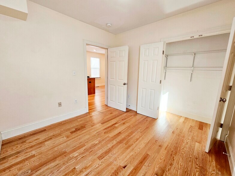 Building Photo - 35 Pratt St