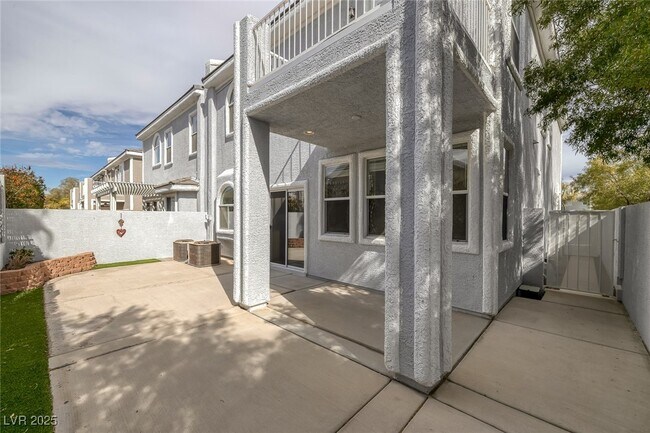 Building Photo - 2405 Esteem Ridge Dr