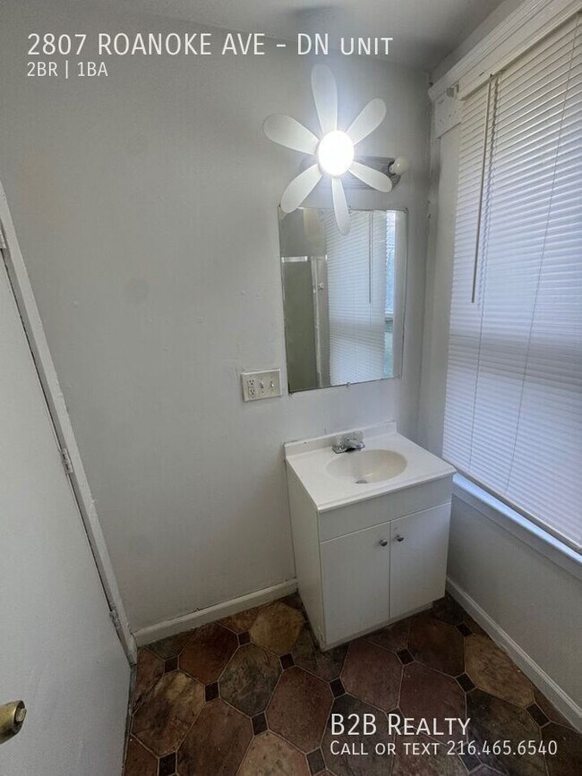 Building Photo - 2807 Roanoke Ave