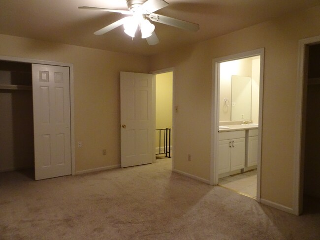 Building Photo - 375 Circuit Ln