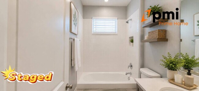 Building Photo - Charming & Spacious Home in one of Clermont’s most desirable neighborhoods.