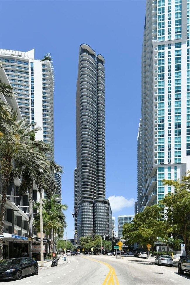 Building Photo - 1000 Brickell Plaza