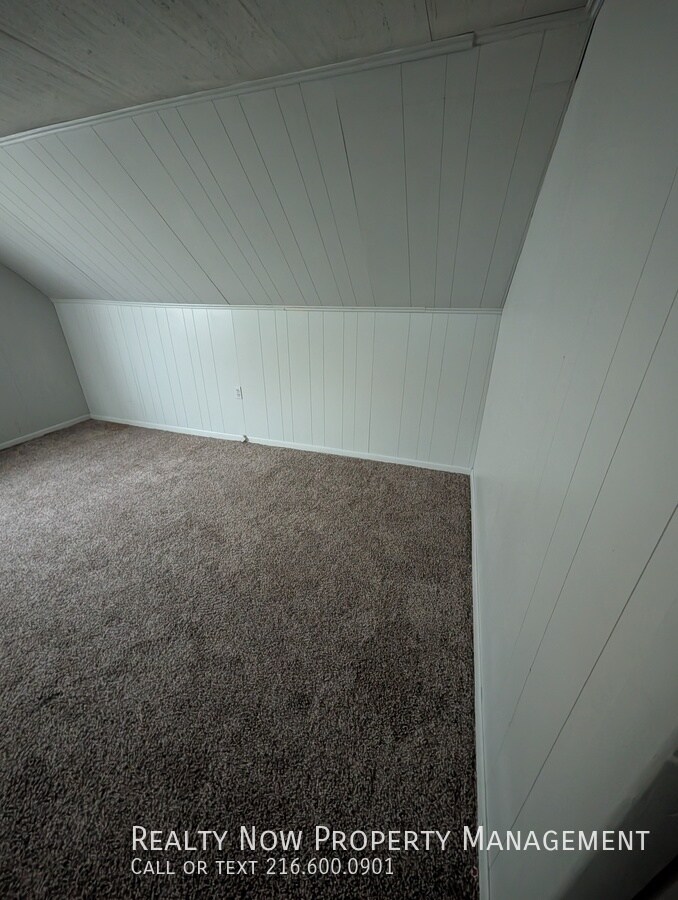 Building Photo - 27471 Forestview Ave