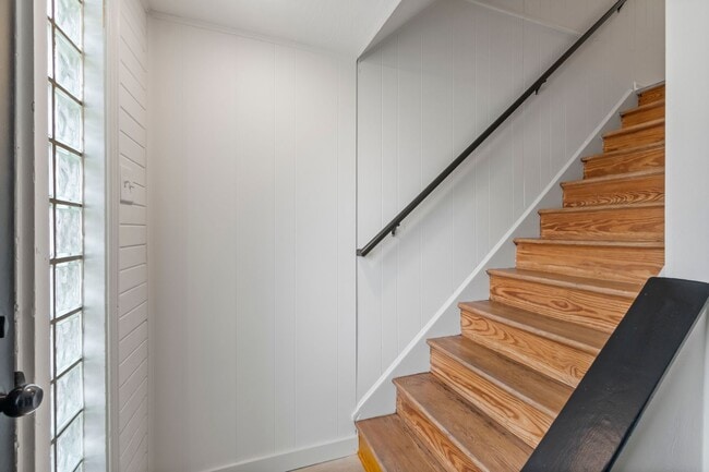 Building Photo - AVAILABLE NOW!! Fully RENOVATED 3 bedroom TOWNHOME in WEST MIFFLIN! COME CHECK IT OUT!