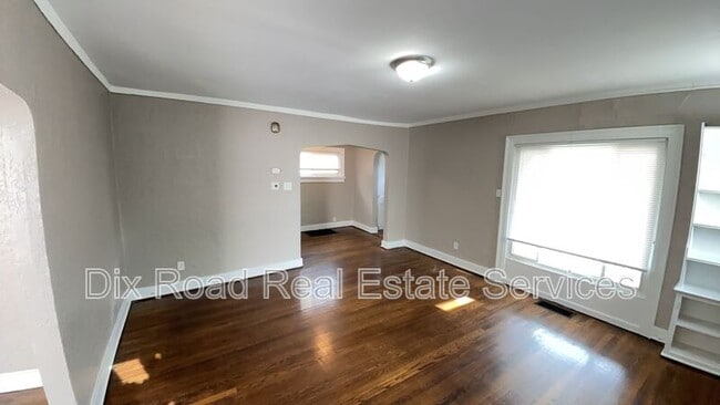 Building Photo - 1303 Kumler Ave