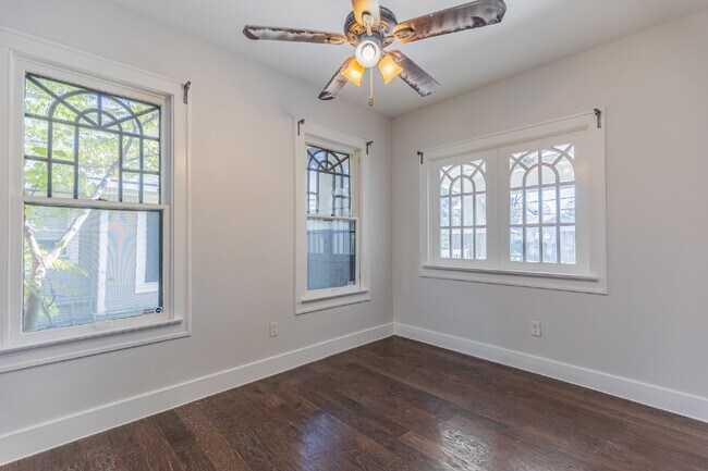 Building Photo - 209 Carolina St