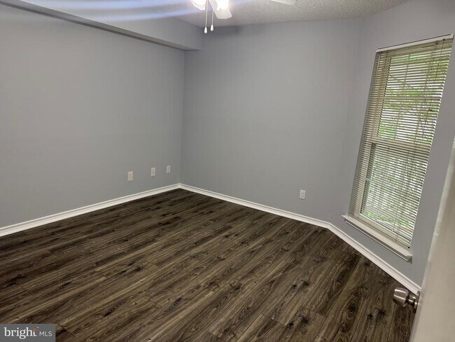 Building Photo - 1504 Lincoln Way