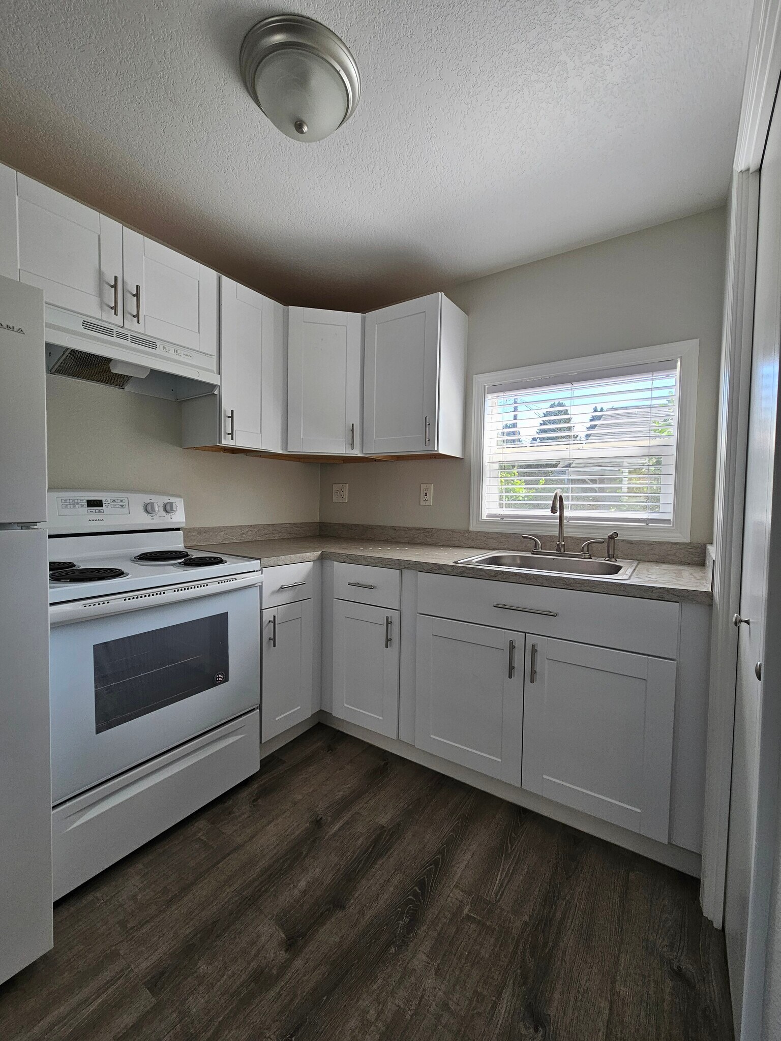 Kitchen - 3220 SE Rockwood St