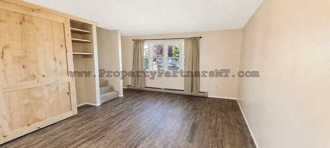 Building Photo - 504 S 20th Ave