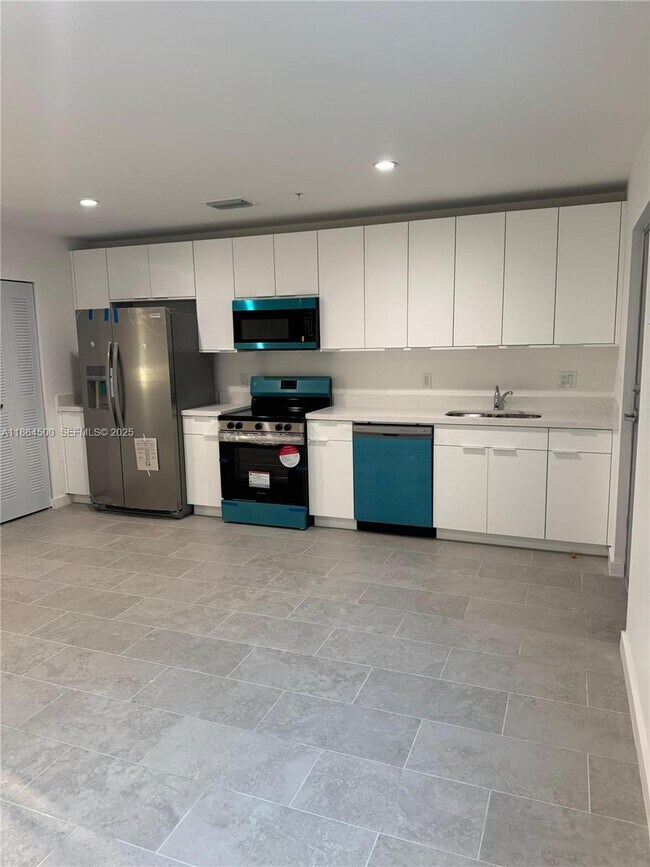 Building Photo - 2782 NW 46th St