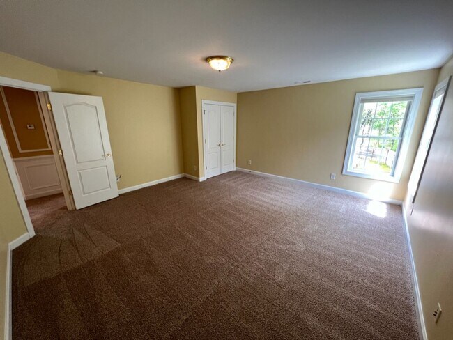 Building Photo - 1006 Goldenview Ct