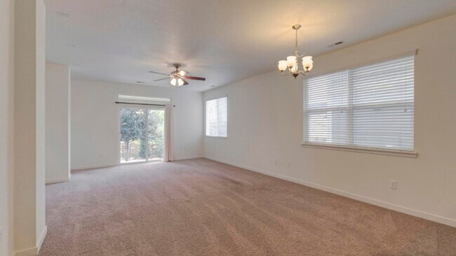 Building Photo - 3 Bedroom, 2-bathroom ranch in desirable Whisper Creek!  Available June 1st !!