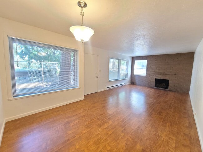 Building Photo - 801 S Lincoln Pl