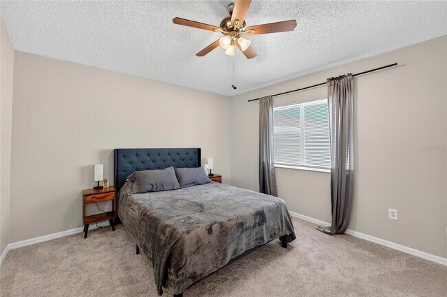 Building Photo - 11812 Lynmoor Dr