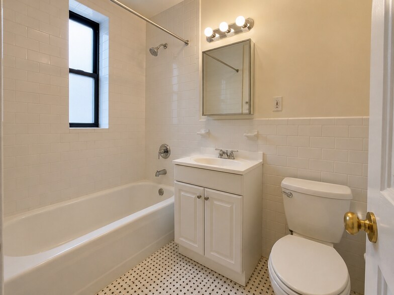 Building Photo - 413 W 43rd St