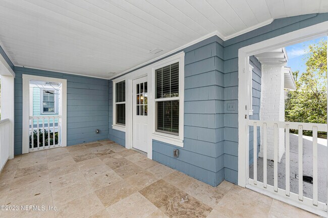 Building Photo - 1058 Beach Ave