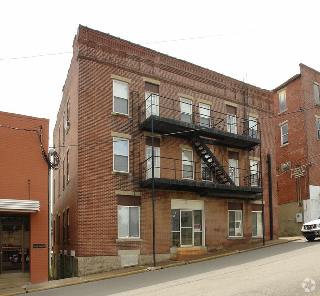 Primary Photo - 111 Market St