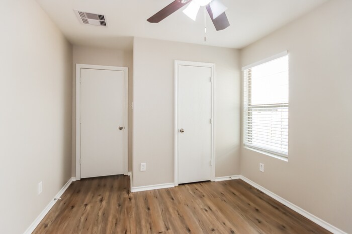 Building Photo - 805 Belvedere Dr