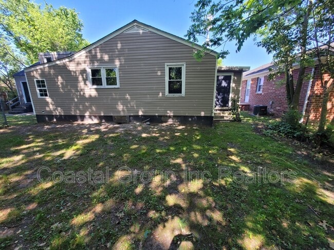 Building Photo - 1551 Spruce St