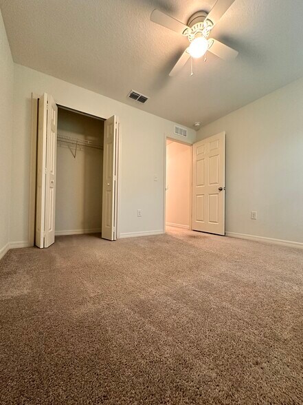 Building Photo - 108 Maple Dr