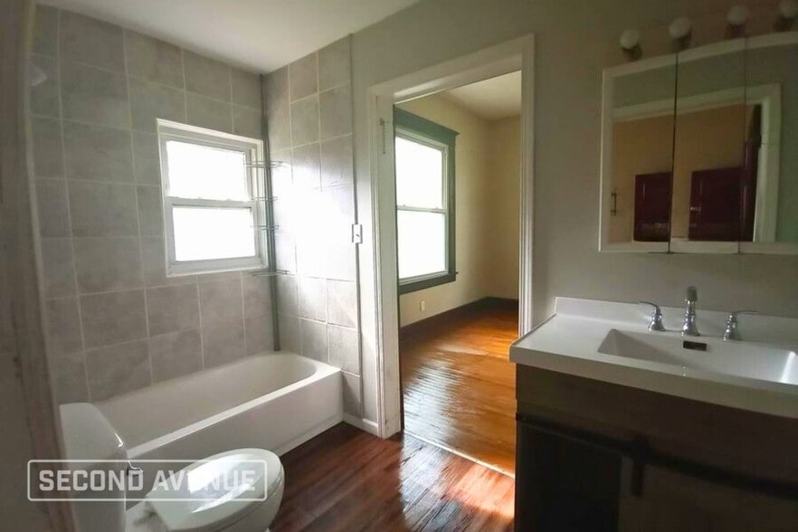 Building Photo - 154 W Lebanon St