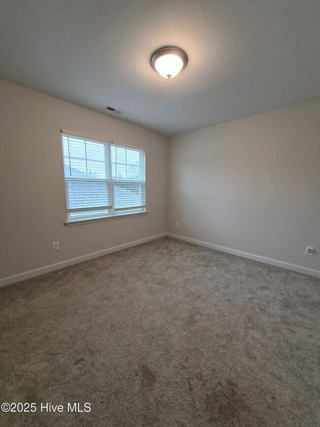 Building Photo - 616 Riggs Rd