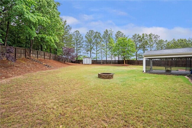 Building Photo - 709 Roxholly Ln NE
