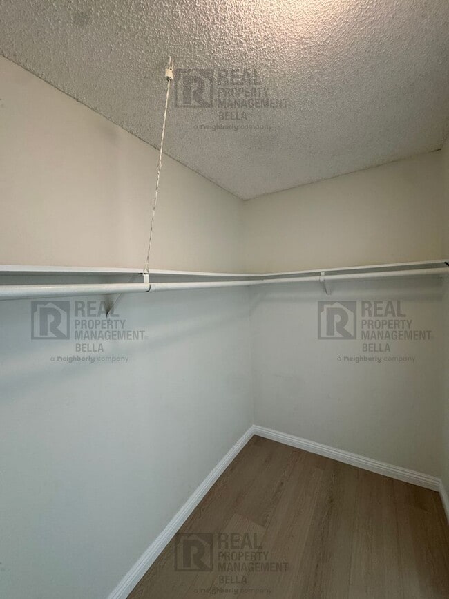 Building Photo - 55+ Community Gem: Open Floor Plan, Large Backyard & Clubhouse Amenities