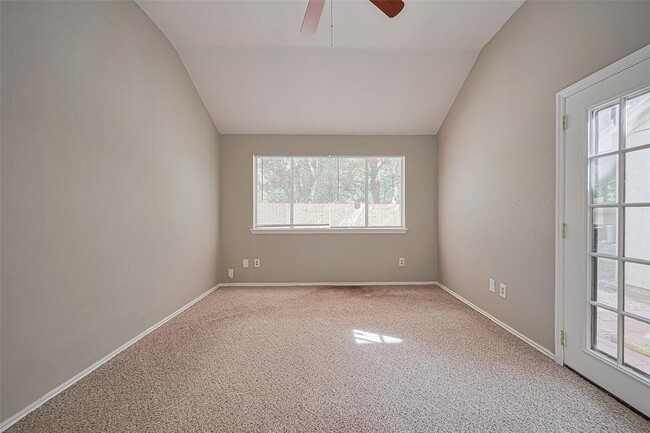 Building Photo - 2339 Loyanne Dr