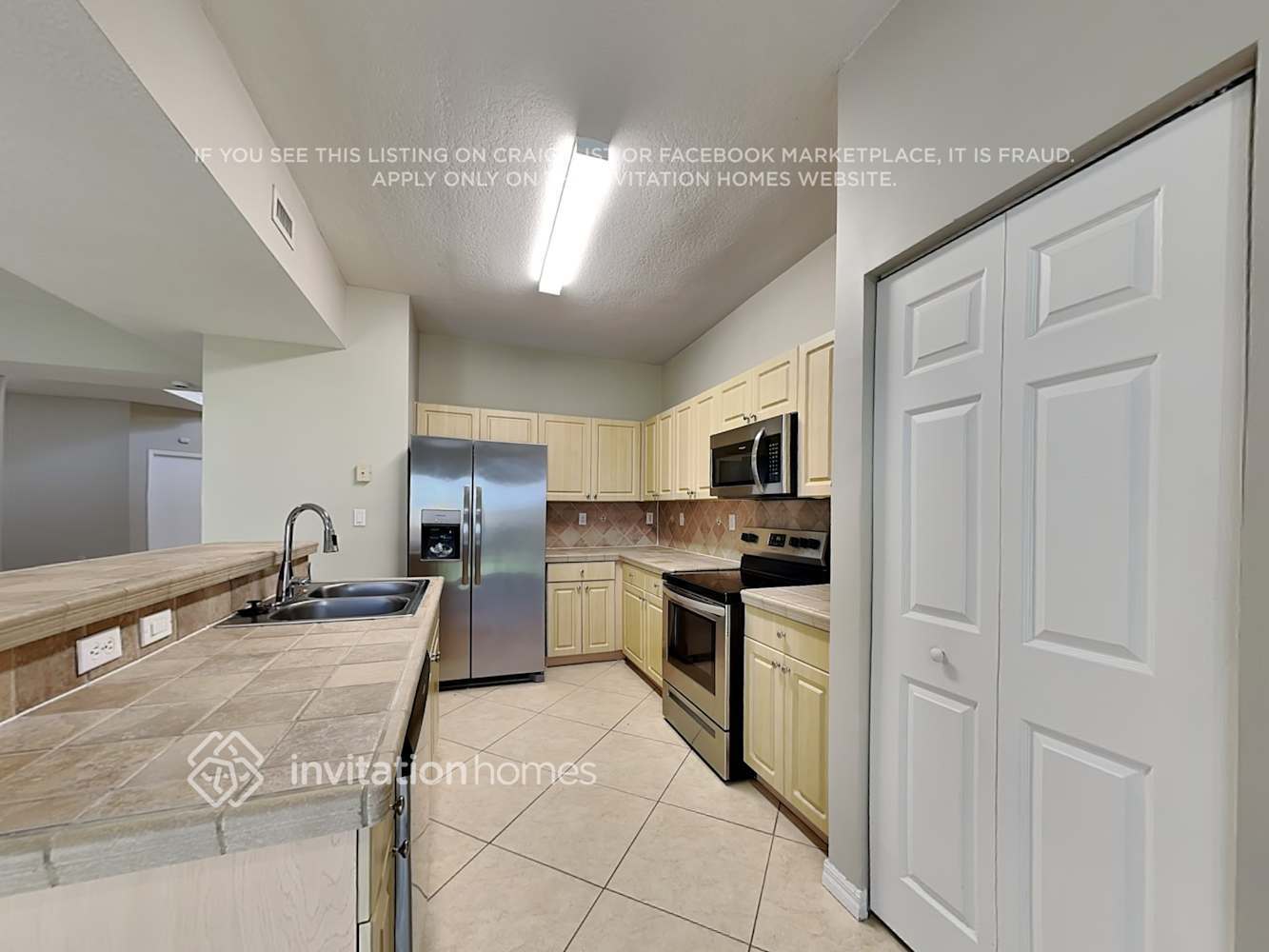 Building Photo - 5325 SW 134th Ave