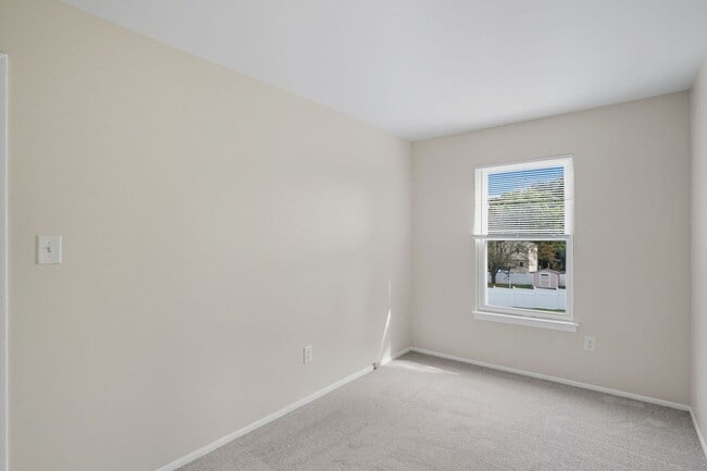 Building Photo - Recently Updated 3 Bedroom 1 Bath in Newar...