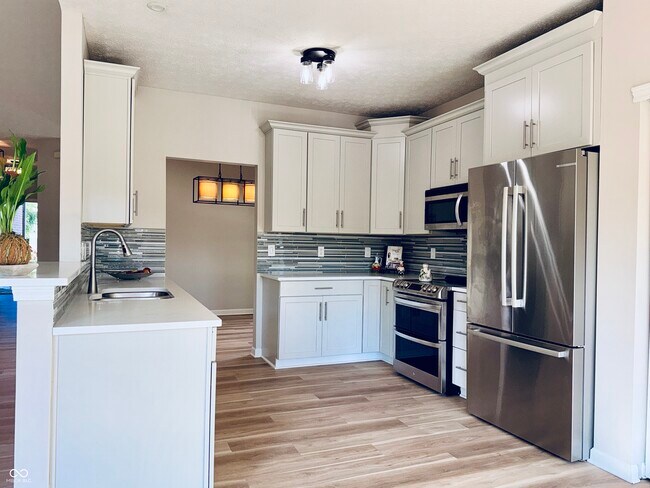 Building Photo - 13926 Forum Meadows Dr