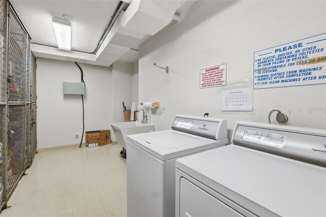 Building Photo - 1750 Benjamin Franklin Dr