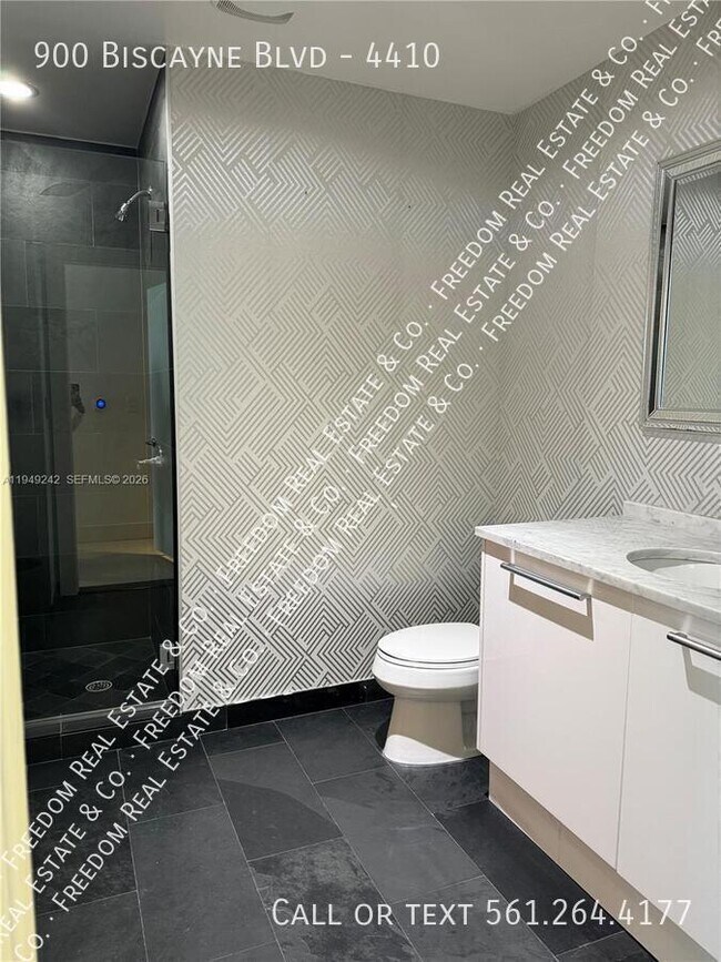 Building Photo - 900 Biscayne Blvd