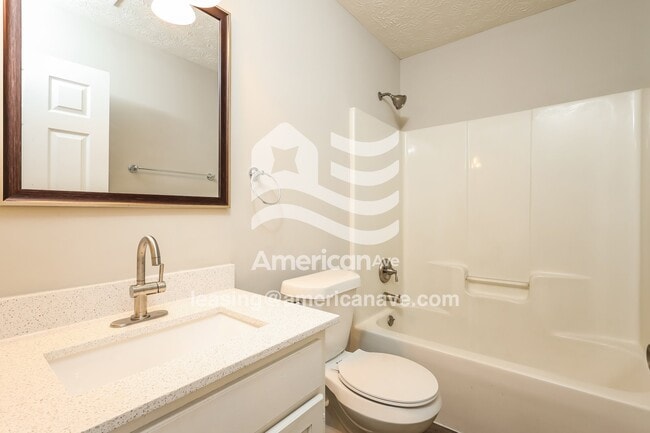 Building Photo - 812 Pine Hill Ct