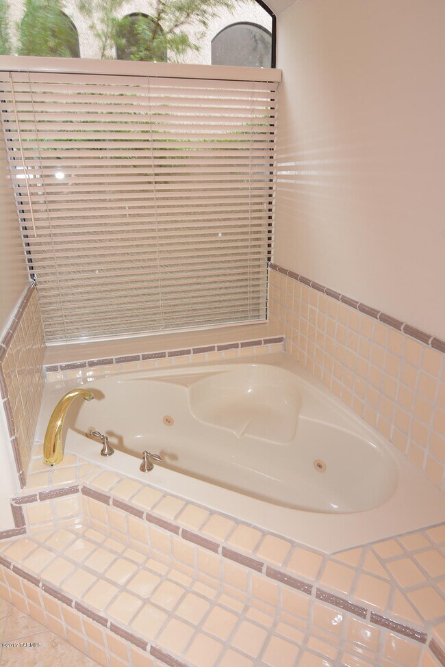 Building Photo - 6971 E Cicada Ct