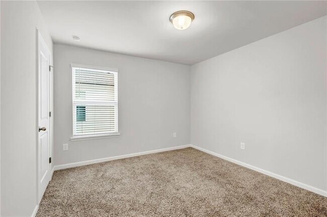 Building Photo - 334 Wells Cir