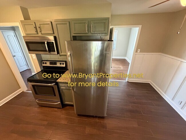 Building Photo - Nashville - Donelson Area - 2 Bedrooms 1-Bath