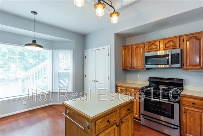 Building Photo - 483 Mountain Oaks Pkwy