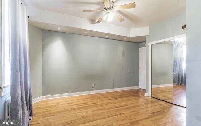 Building Photo - 220 S 53rd St