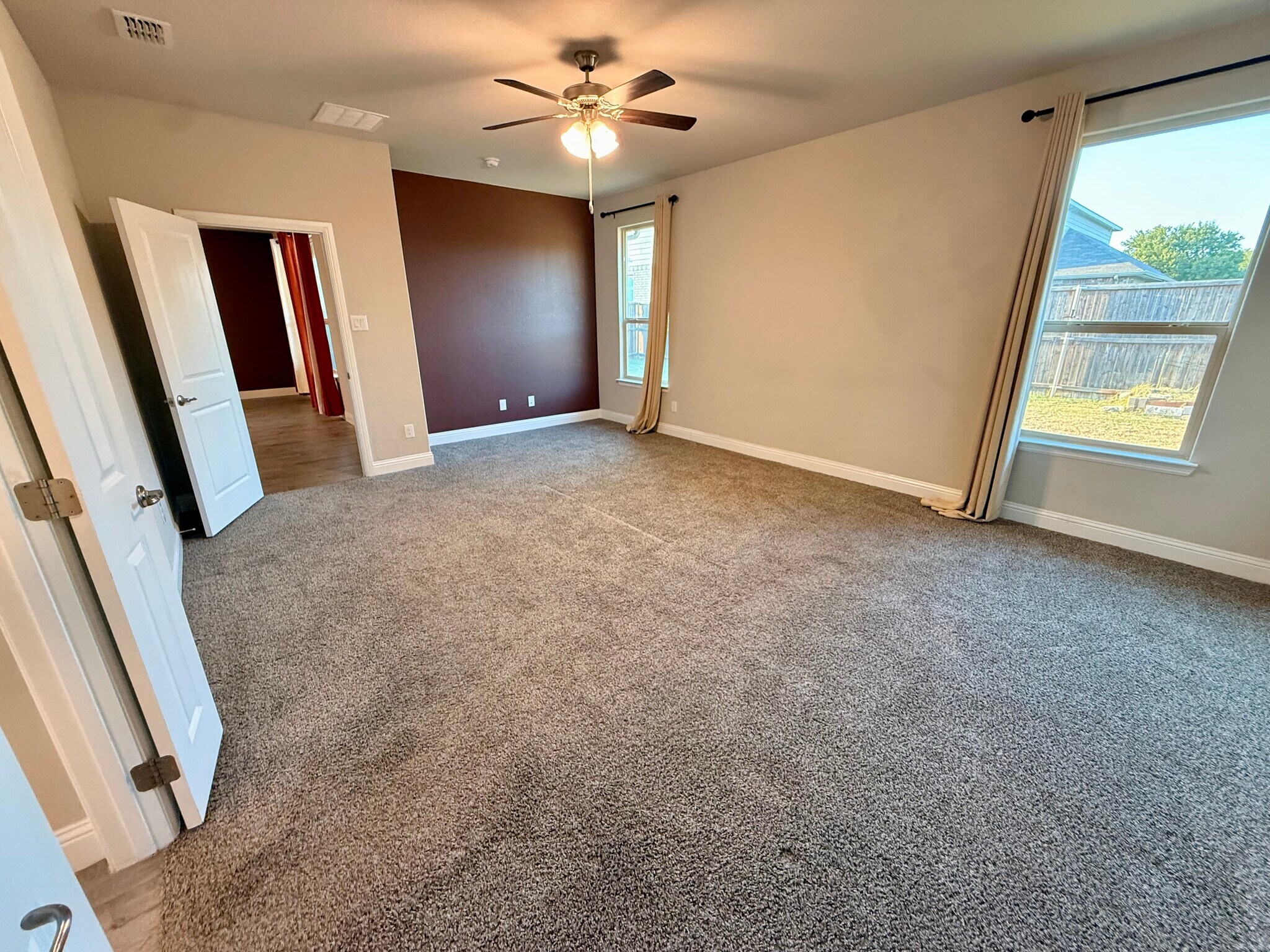 Building Photo - 504 Nicklaus Way