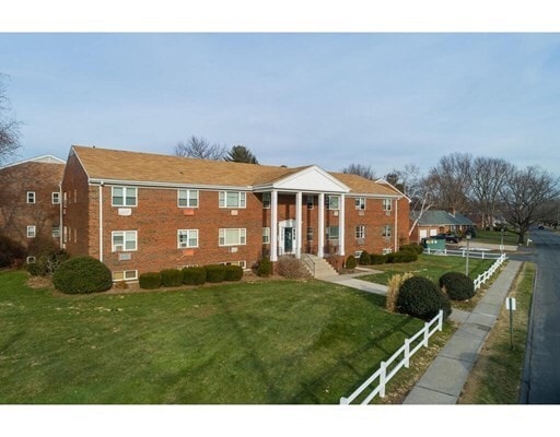 Primary Photo - 23 Regency Park Dr
