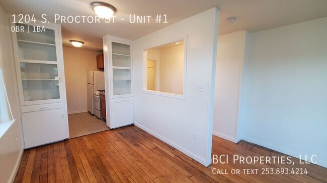 Building Photo - 1204 S Proctor St