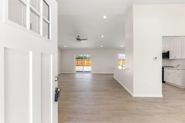 Building Photo - 21471 Reed Pl