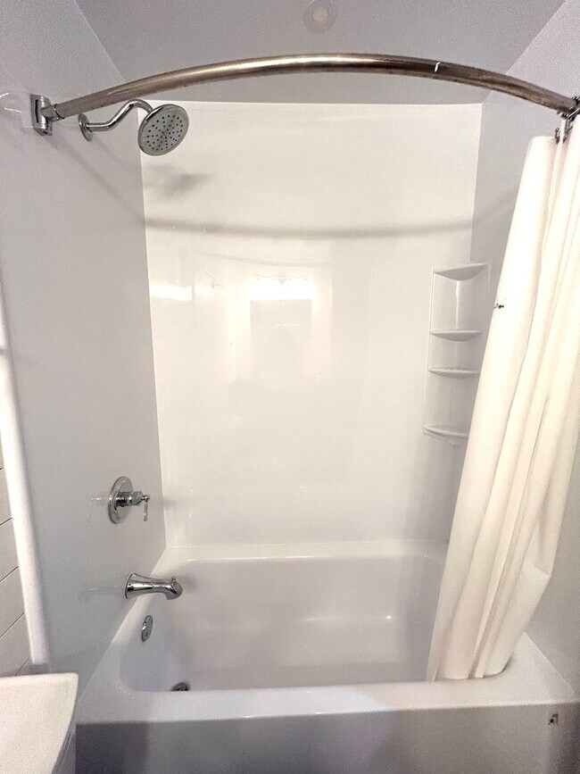 Building Photo - Beautifully Renovated 3BR Home in Summerville