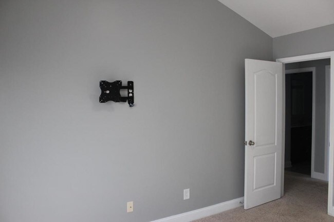 Building Photo - 648 Stonebriar Ave