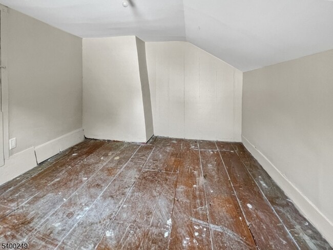 Building Photo - 175 Market St